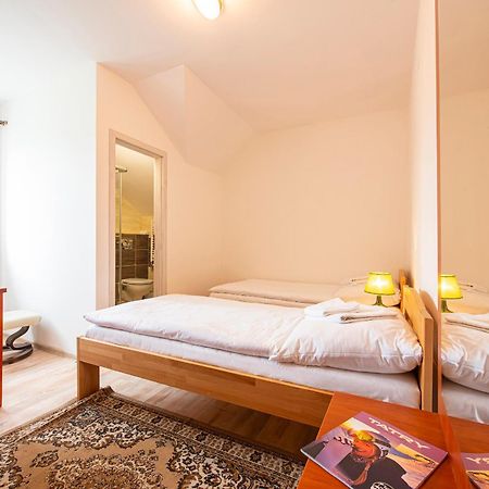Penzion A Restauracia Lavender Motel โปปรัด ภายนอก รูปภาพ