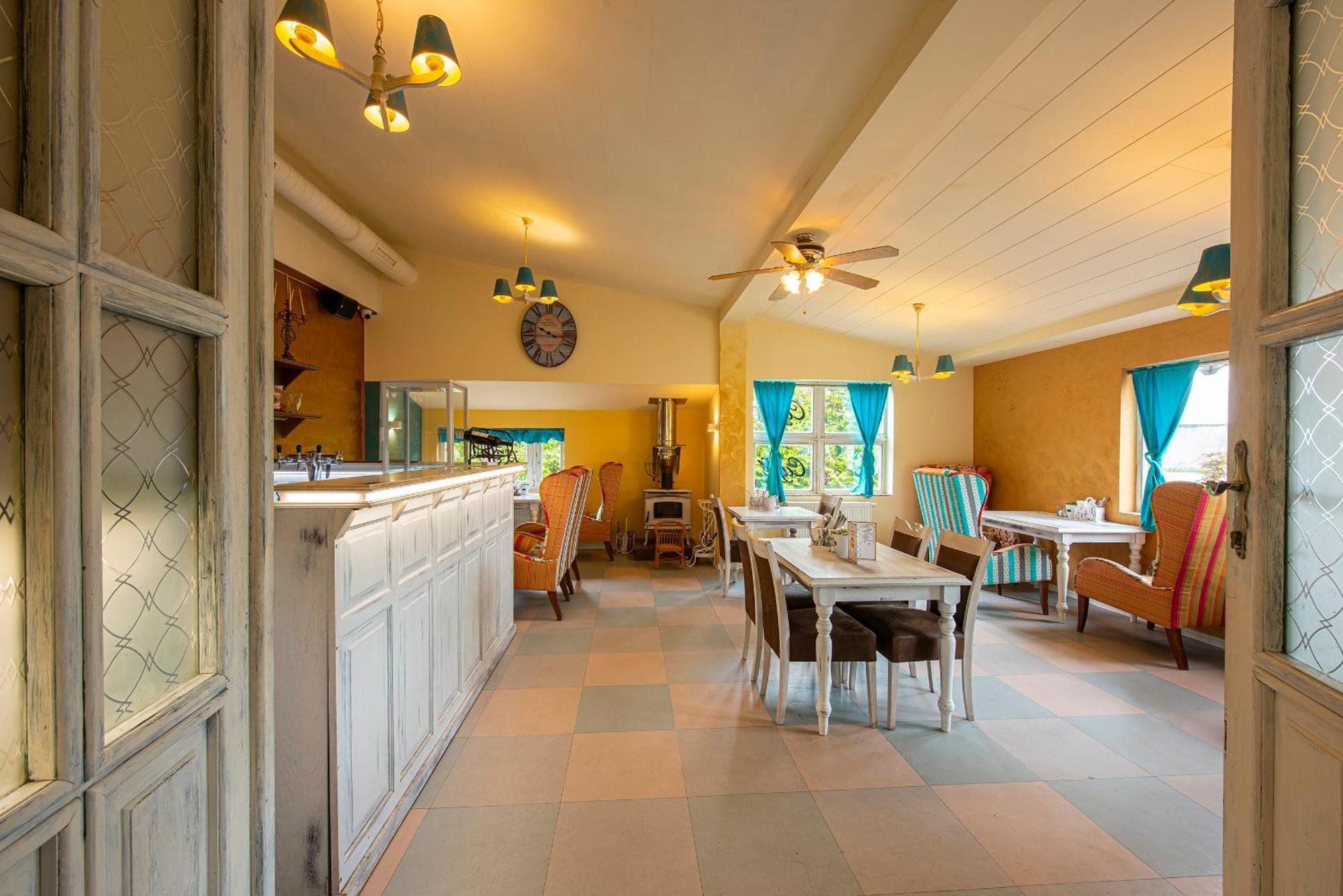 Penzion A Restauracia Lavender Motel โปปรัด ภายนอก รูปภาพ