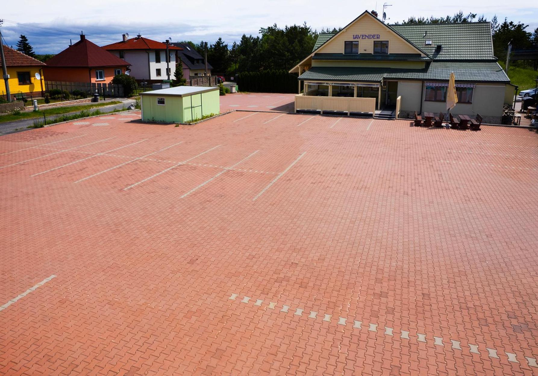 Penzion A Restauracia Lavender Motel โปปรัด ภายนอก รูปภาพ